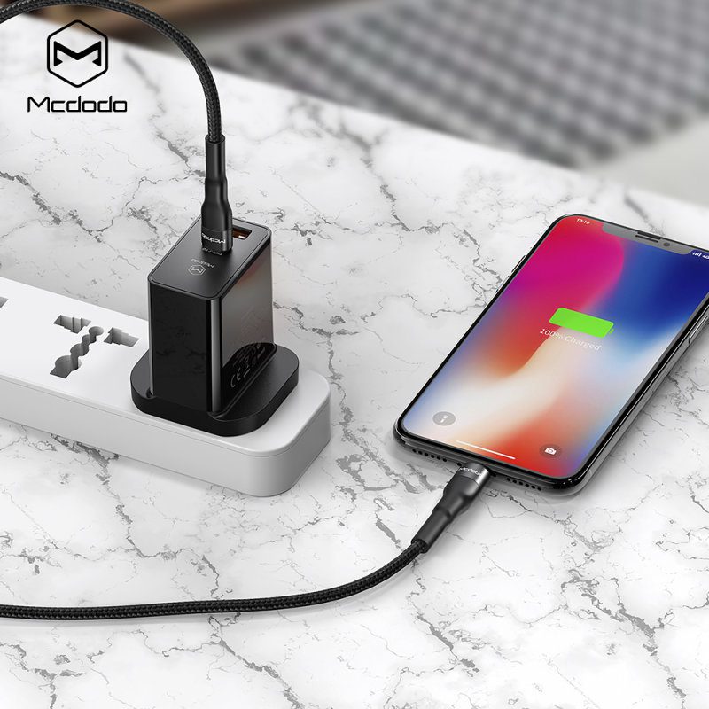 شارژر دیواری CH-7240 همراه کابل تبدیل لایتنینگ